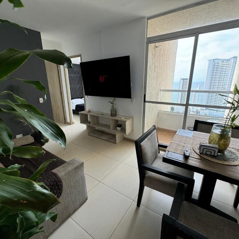 Apto con vista al mar y cerca a todo en Cartagena - Three-Bedroom Apartment - 24