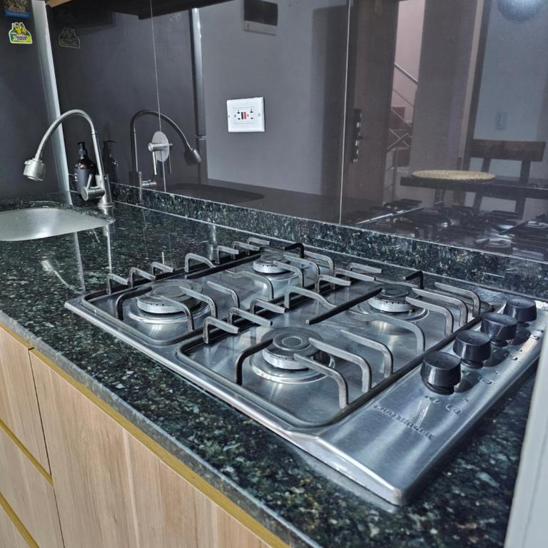 Medellín te Espera Modern & Central Apartment for Travelers - One-Bedroom Apartment - 8