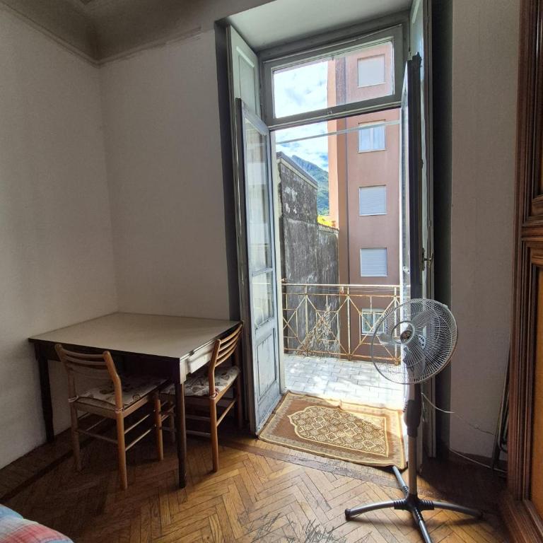 Appartamento completo o Camere private, Lecco Centro vicino alla stazione e al lago - Camera Doppia con Letti Singoli - 4