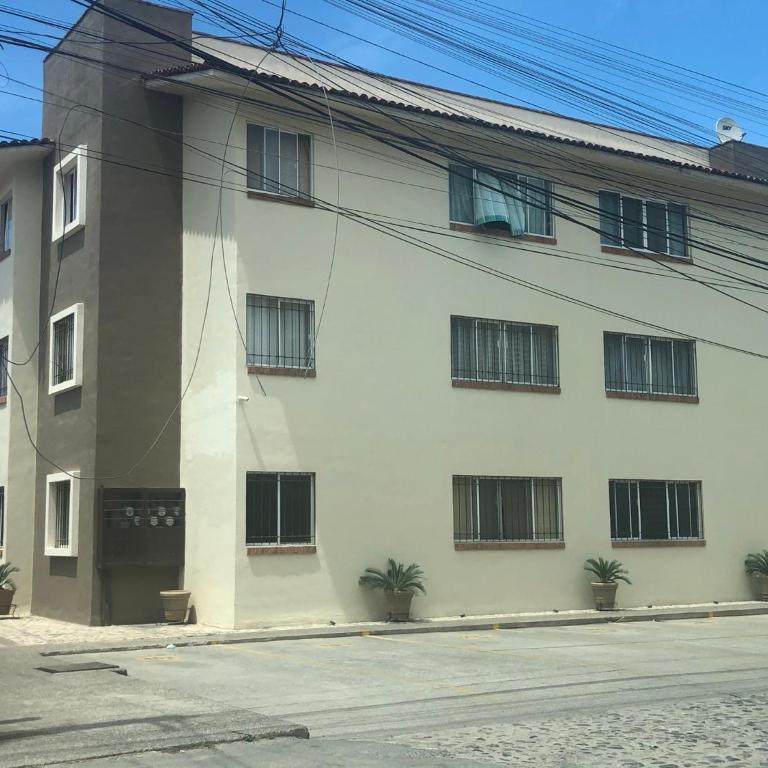 MAI Cozy Apartment 2BR AC and Parking Quiet Stay - Two-Bedroom Apartment - 21