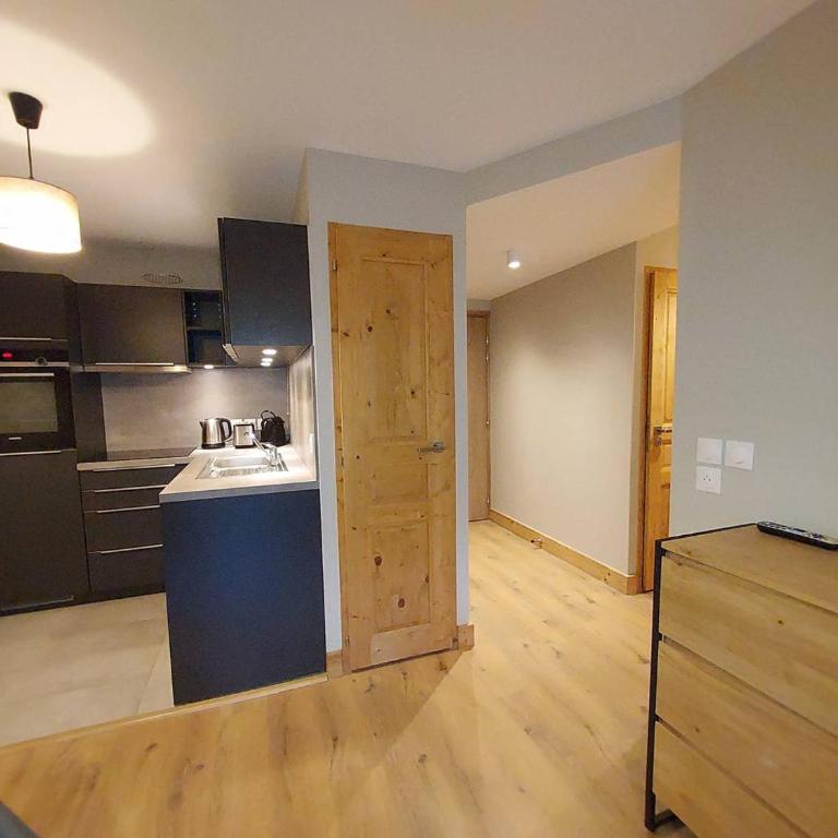 Appartement neuf au pied des pistes, parking inclus - FR-1-356-539 - Appartement - 4