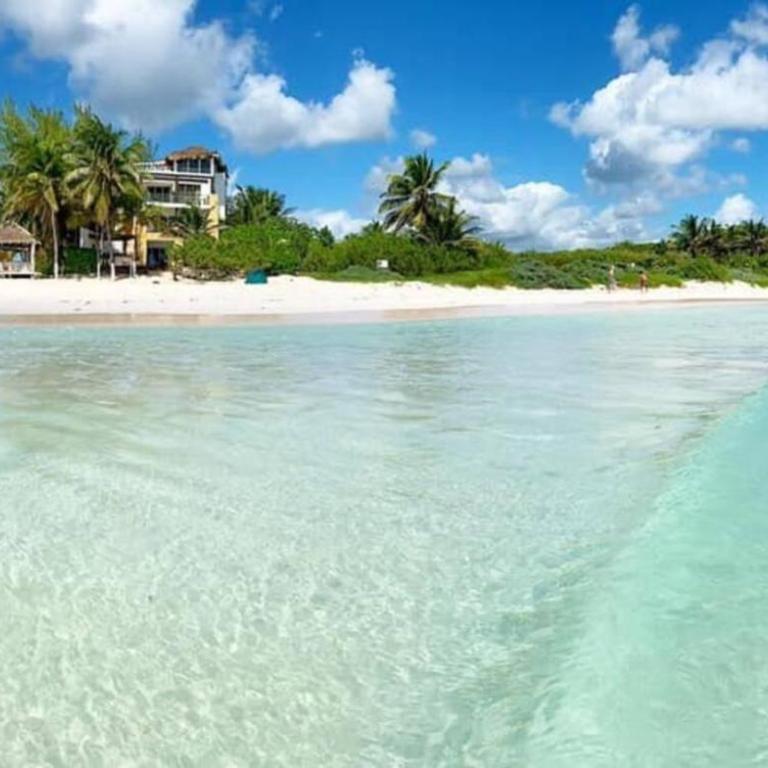Casa Chavela10 min Beach, WIFI 500 MB, Gym, Pools - Three-Bedroom Apartment - 48