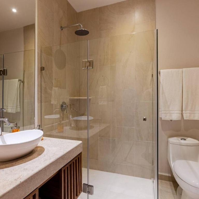 Casa Tortuga 10min to CaribeWIFI 200MBGymKing - Three-Bedroom Apartment - 15
