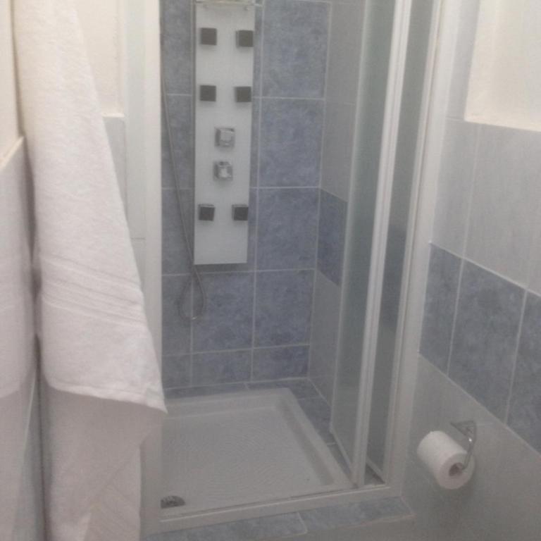 Villa Diana affitta camere - Double Room with Private Bathroom - 11