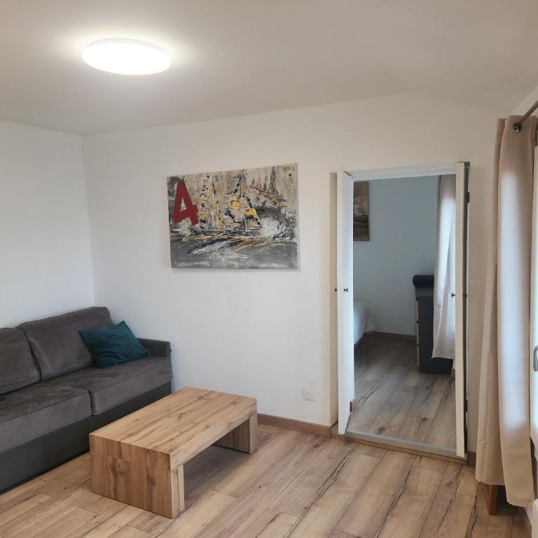 Rue du Vieux Château - Beau F2 avec Vue Mer Exceptionnelle - Refait a neuf - Appartement - Vue sur Mer - 6