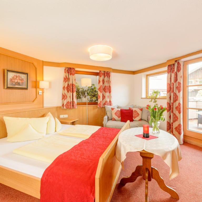 Familien- und Wellnesshotel "Viktoria" - Basic Doppelzimmer (12) - 1