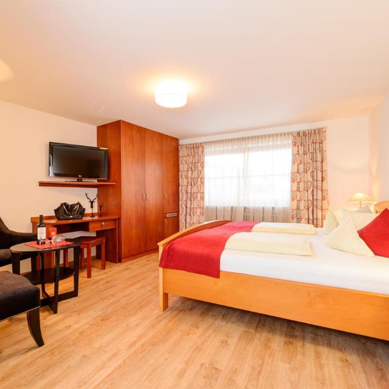Familien- und Wellnesshotel "Viktoria" - Basic Doppelzimmer (57) - 1