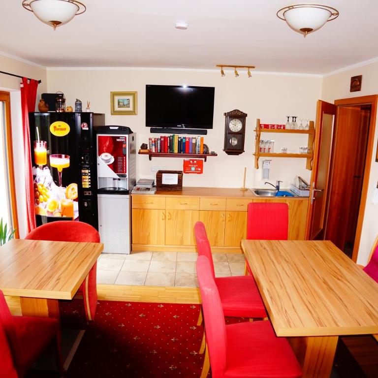 Bergheim Schmidt Ski-In Ski-Out Appartements Almhütten im Wald - Budget Doppelzimmer - 12