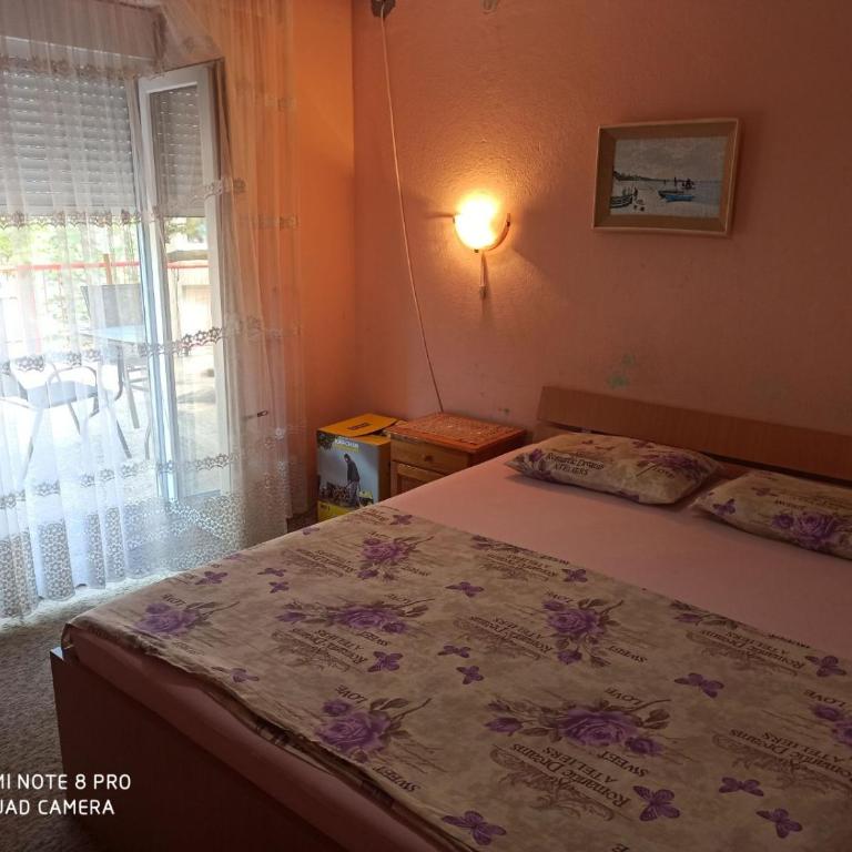 Villa Zorka - Osnovna Trokrevetna Soba sa Zajedničkim Kupatilom - 8
