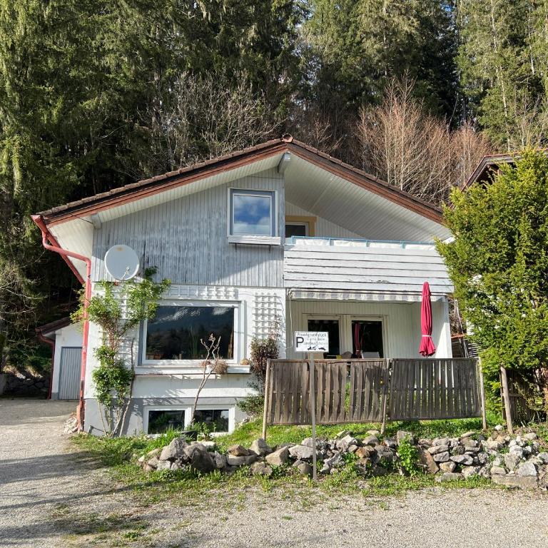 Leos Bergwelt - Doppelzimmer mit Gemeinschaftsbad - 2