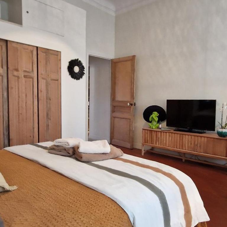 Divine Idylle Luxe 3 chambres, terrasse 130m2, jacuzzi, Clim 5 m Cours Mirabeau - Appartamento con 3 Camere da Letto - 45