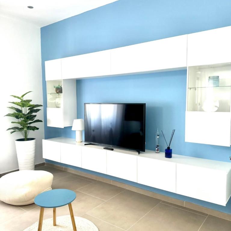 Paradise House - Two-Bedroom Apartment - 1