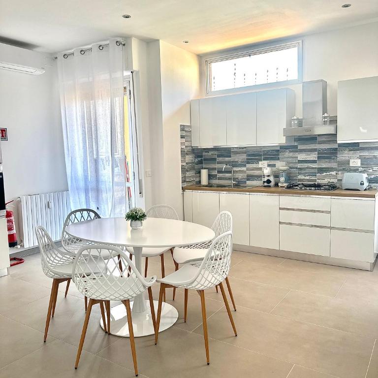 Paradise House - Two-Bedroom Apartment - 15