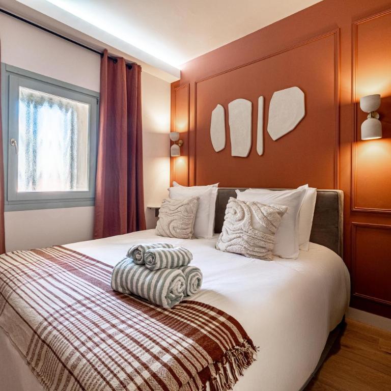 Exceptional location, 2BR right on Place Massena, Newly Renovated - Appartement 2 Chambres - 4