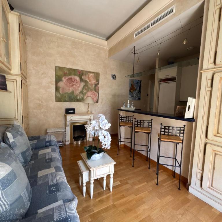 2 pièces au centre de Monaco - Appartement 1 Chambre - 4