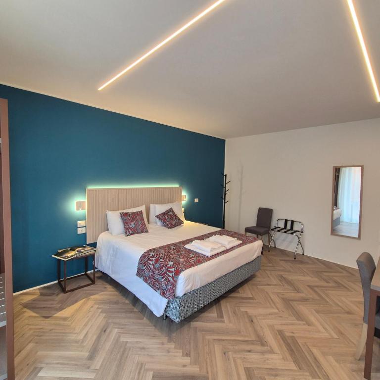 3 Amici all'Arena - Deluxe Double Room with Balcony - 2
