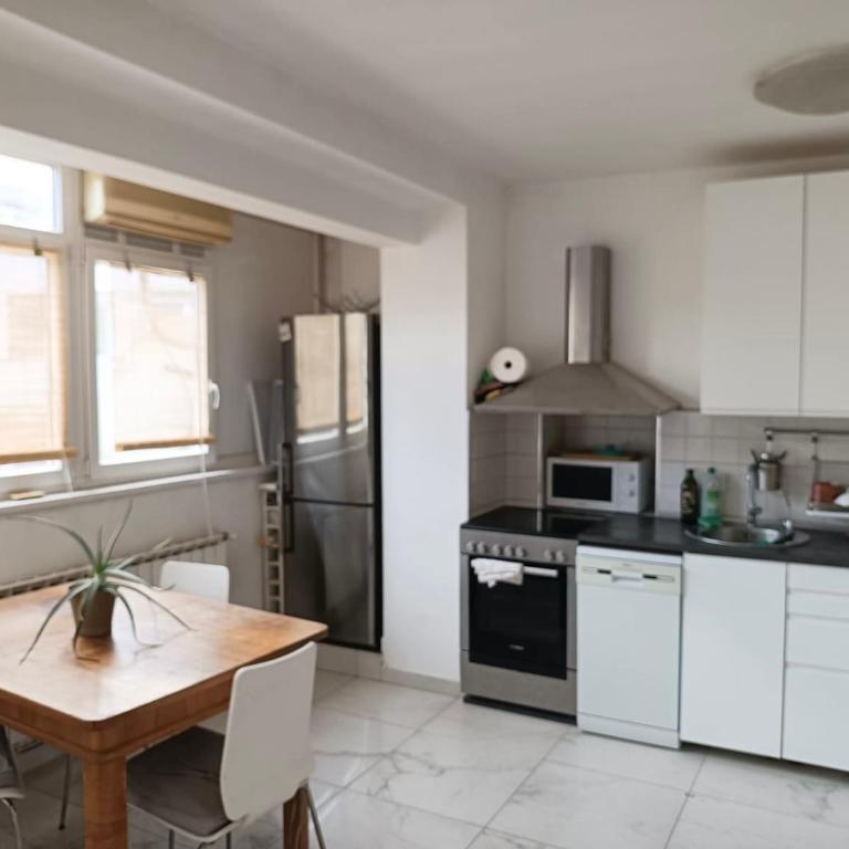 Relax Apartment - Two-Bedroom Apartment - 4