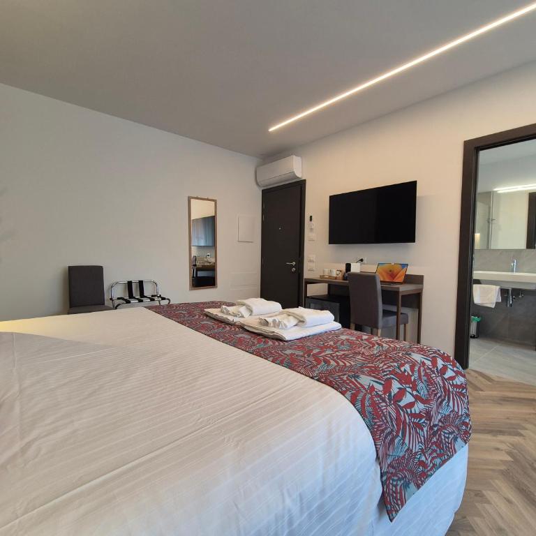 3 Amici all'Arena - Deluxe Double Room with Balcony - 7