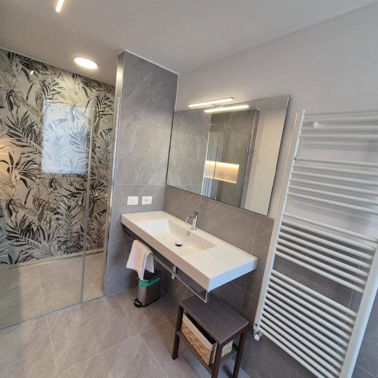 3 Amici all'Arena - Deluxe Double Room with Balcony - 8