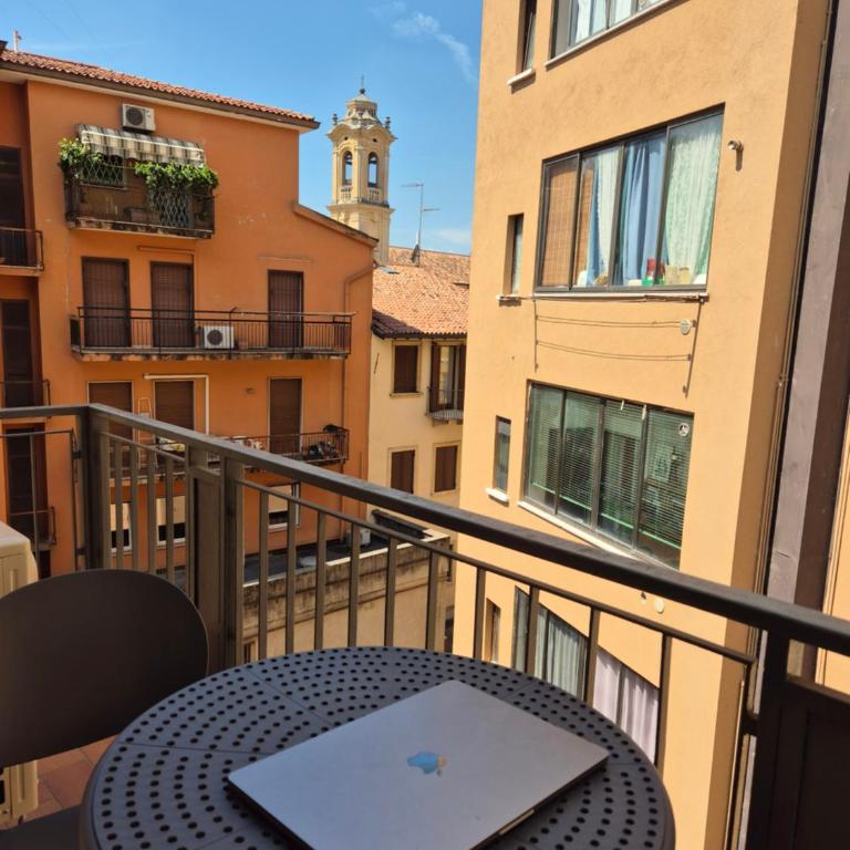 3 Amici all'Arena - Deluxe Double Room with Balcony - 9