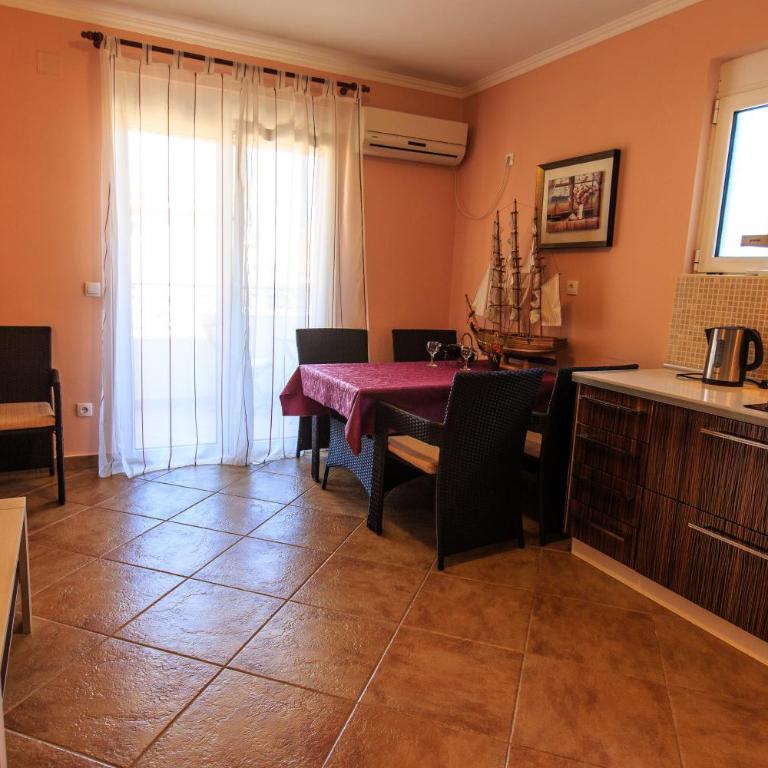 Yu&li Rose Apartments Adriatic - Deluks Apartman s 1 Spavaćom Sobom i Pogledom na Vrt - 4