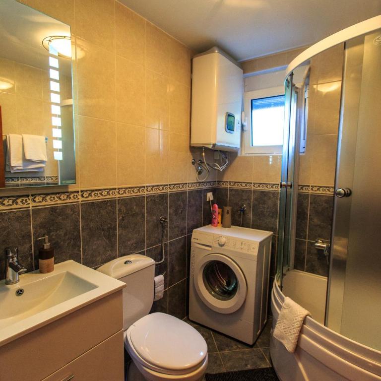 Yu&li Rose Apartments Adriatic - Deluks Apartman s 1 Spavaćom Sobom i Pogledom na Vrt - 5
