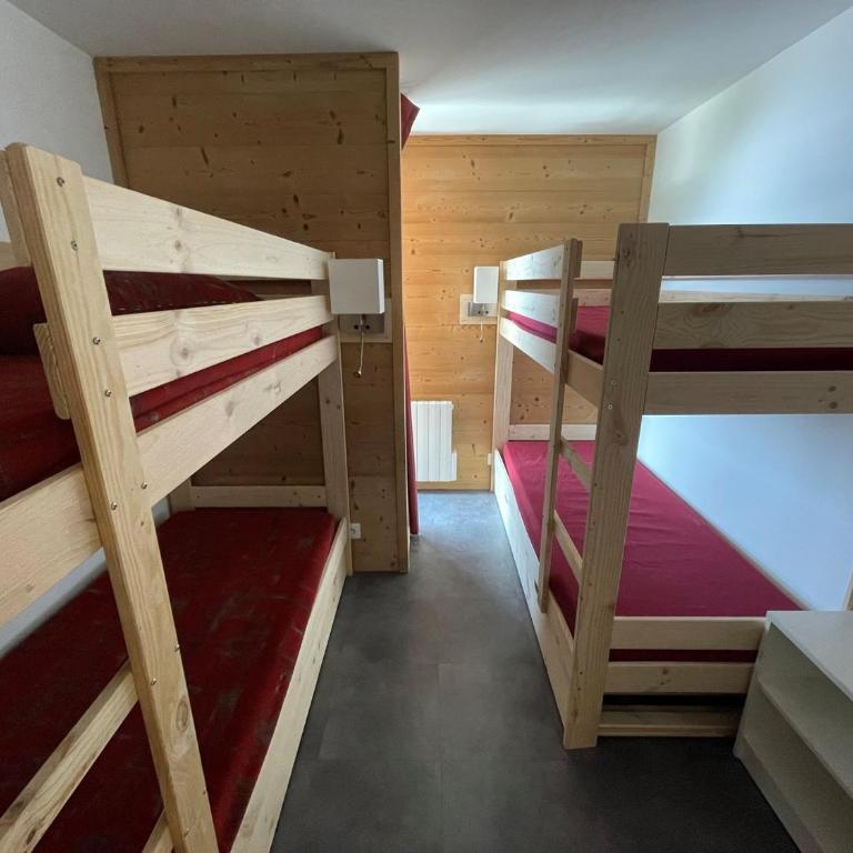Spacieux appart rénové, 3 pièces + cabine, proche pistes, 8 pers, animaux admis - Apartment mit 2 Schlafzimmern - 12
