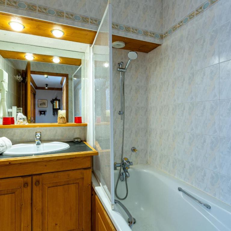 Charmant 3 pièces avec balcon, vue, et WiFi à Val-d'Isère - FR-1-694-201 - Appartement - 16