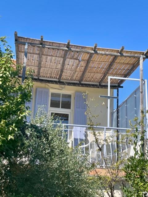 Un air de Marseille - Three-Bedroom Apartment - 2