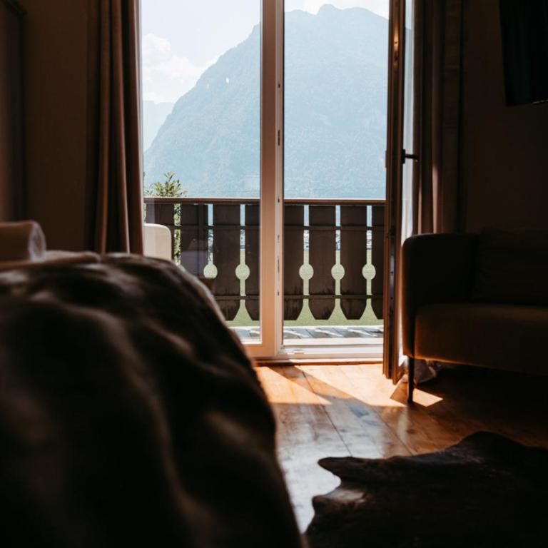 Chalet Austria, famous ski areas around us, 15 min to salzburg city, direct mountain view, up to 10 people - Chalet - 53