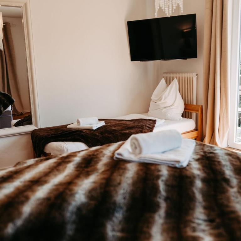 Chalet Austria, famous ski areas around us, 15 min to salzburg city, direct mountain view, up to 10 people - Chalet - 33