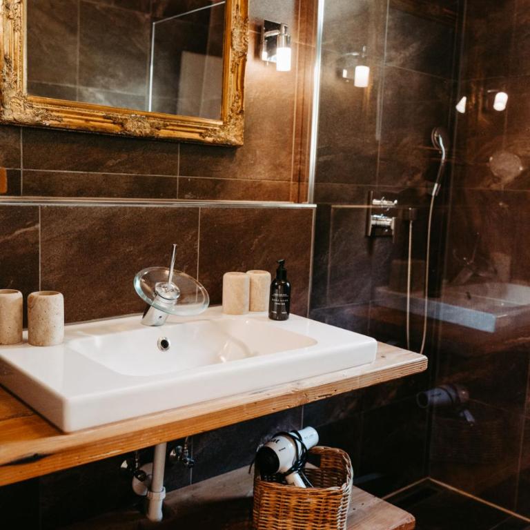 Chalet Austria, famous ski areas around us, 15 min to salzburg city, direct mountain view, up to 10 people - Chalet - 44