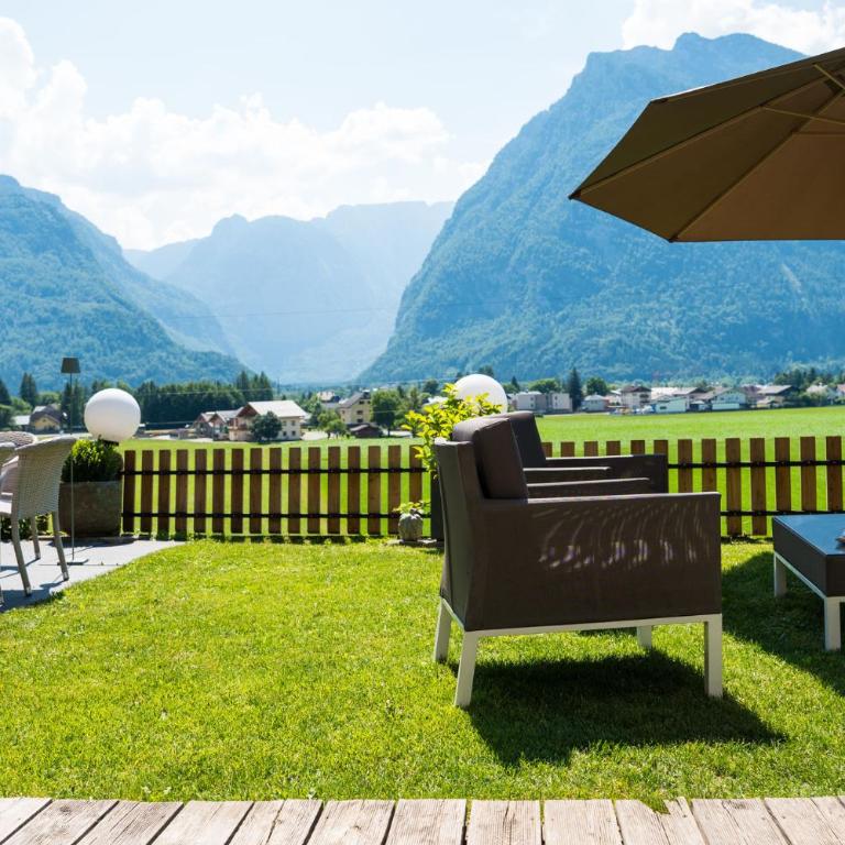 Chalet Austria, famous ski areas around us, 15 min to salzburg city, direct mountain view, up to 10 people - Chalet - 66