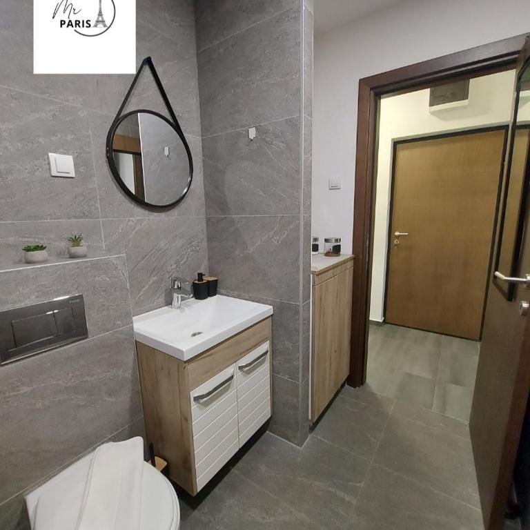 STAN NA DAN - MrParis - sa parking mestom - One-Bedroom Apartment - 10