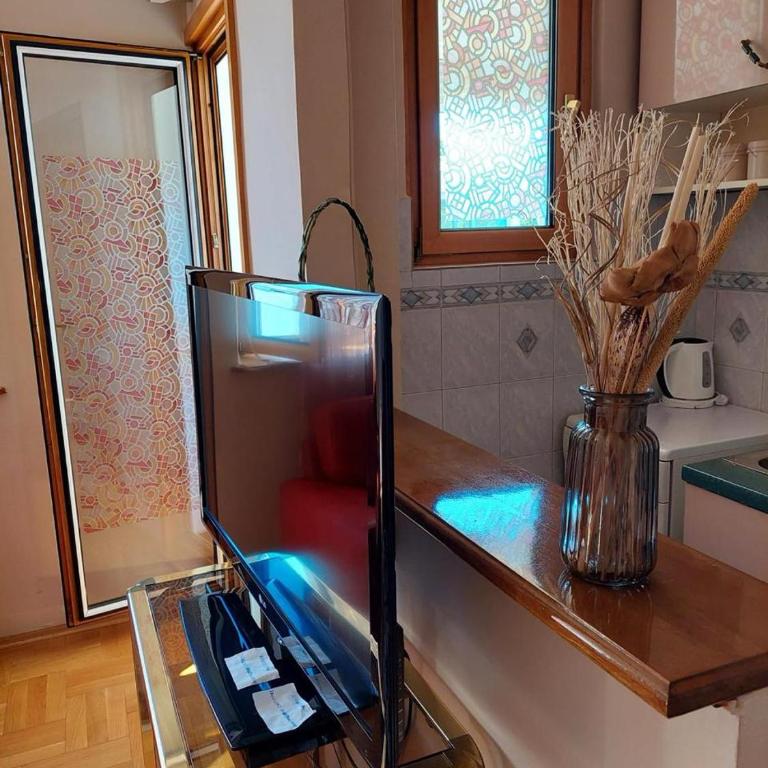 Heart of the city big 1BR on Independence square - One-Bedroom Apartment - 11