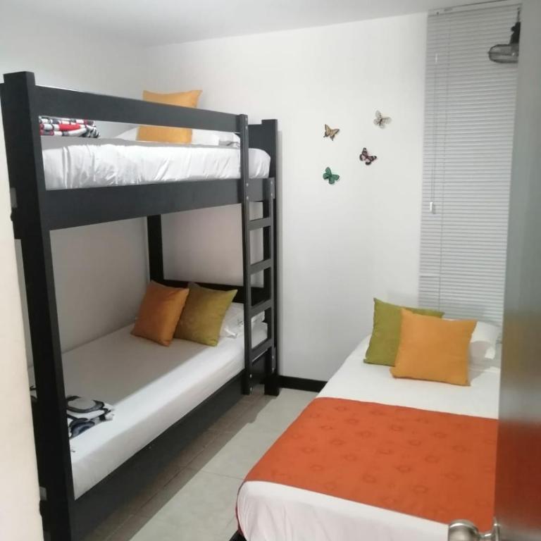 Espectaculares Aptos Amoblados proximo al Parque del Cafe - Apartamento de 2 dormitorios - 10
