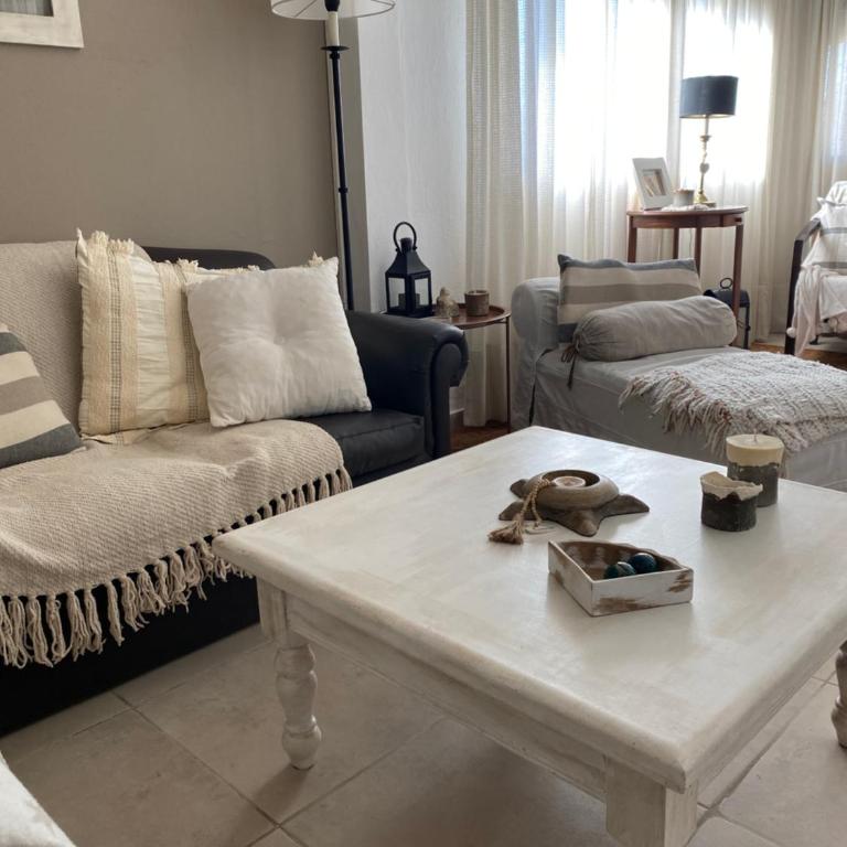 TANTI casa con pileta - Casa de 2 dormitorios - 20