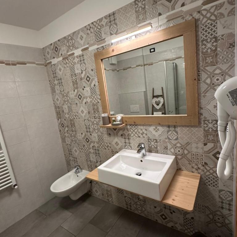LE 4 STAGIONI - Doppel-/Zweibettzimmer - barrierefrei - 3