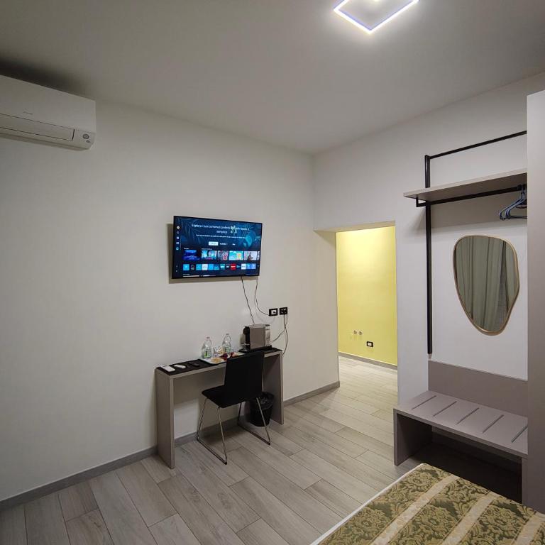 L.ADY HOME - Double Room with Private Bathroom - 9