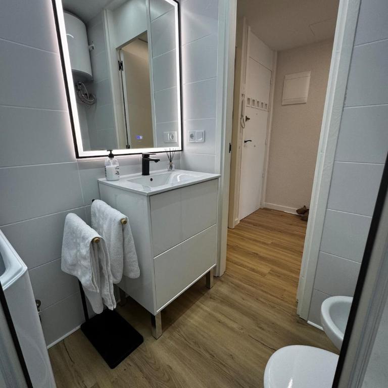 Apartamento nuevo frente al mar en Alicante - One-Bedroom Apartment - 23