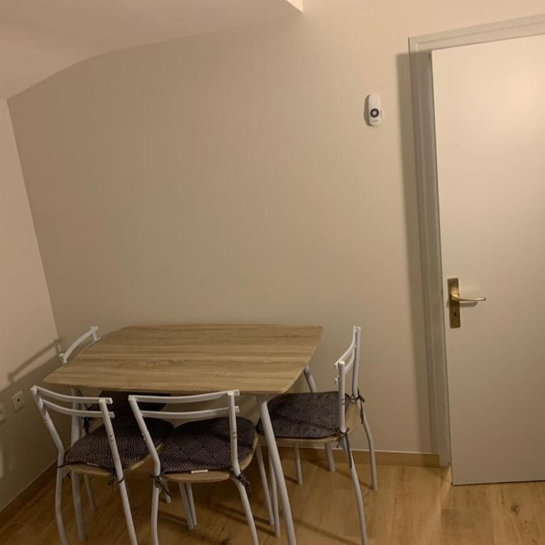 Petit appartement dans une maison au calme - Appartement 1 Chambre - 11