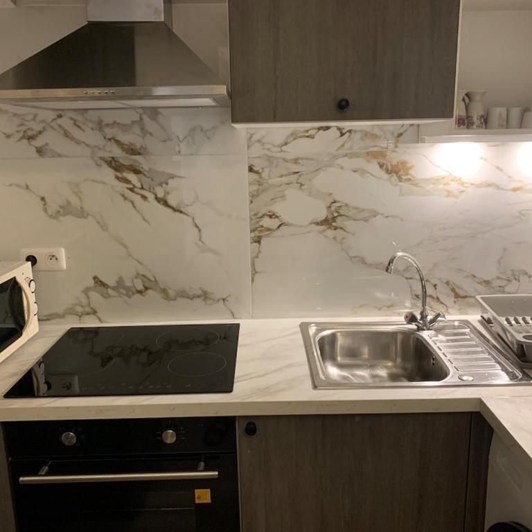 Petit appartement dans une maison au calme - Appartement 1 Chambre - 13