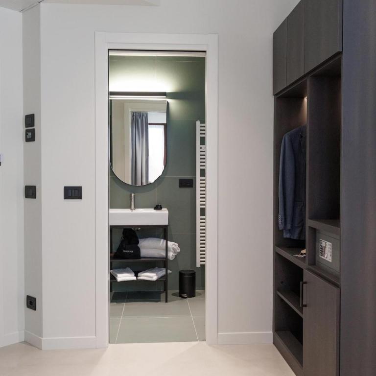 Hotel Stelvio Tirano - Double or Twin Room with City View - 4