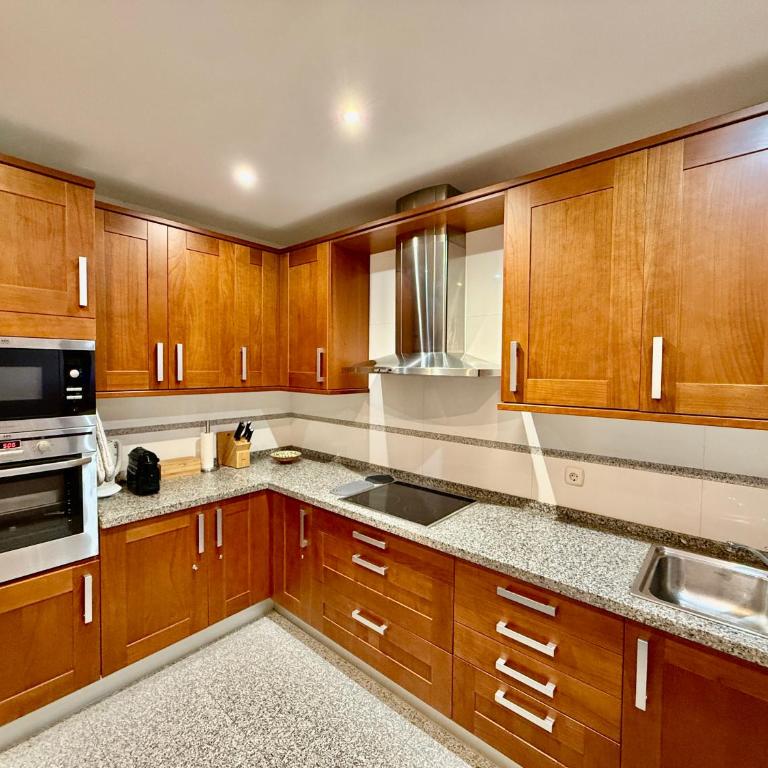 Dream Holidays by the Sea Estepona - Two-Bedroom Apartment - 19
