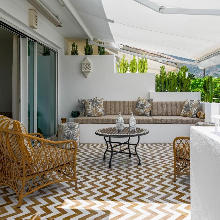 Apartment Marbella Golden Mile - Puente Romano Area - Casa las Mariposas - Three-Bedroom Apartment with Sea View - 1
