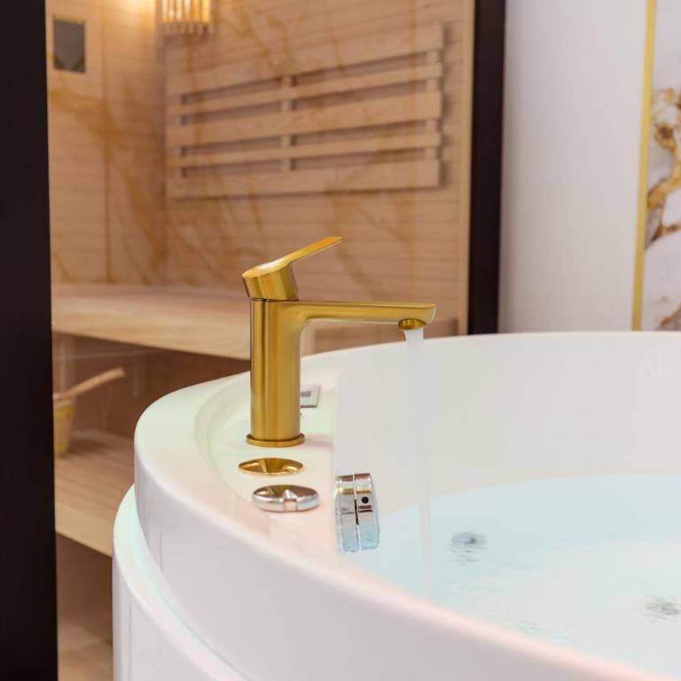 Dove Dormire a Napoli New Opening 2025 - Deluxe Double Room with Bath - 7