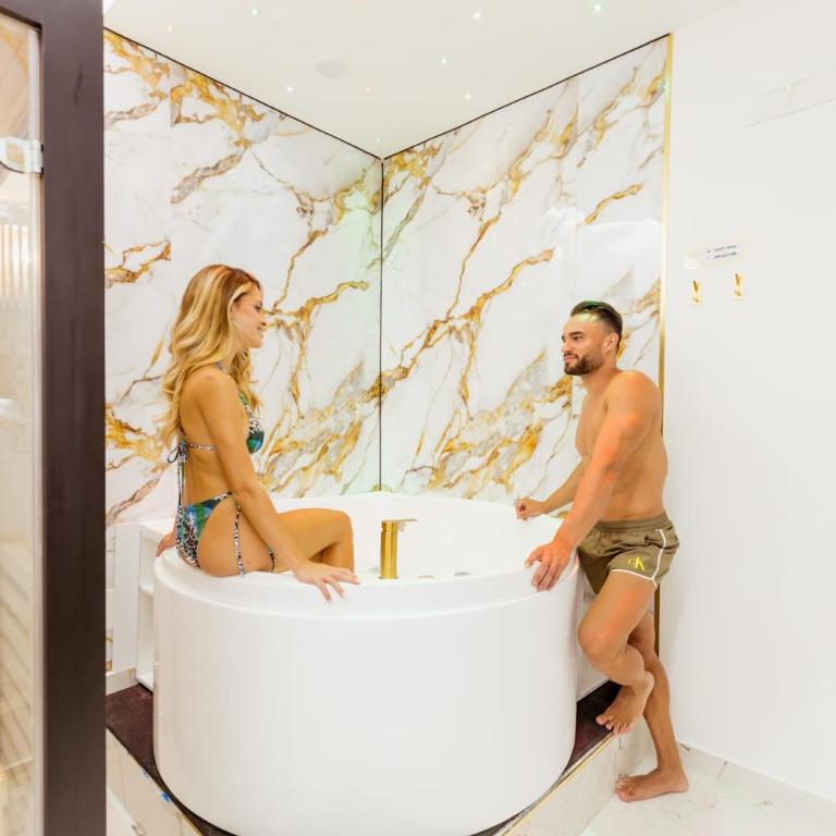 Dove Dormire a Napoli New Opening 2025 - Deluxe Double Room with Bath - 9