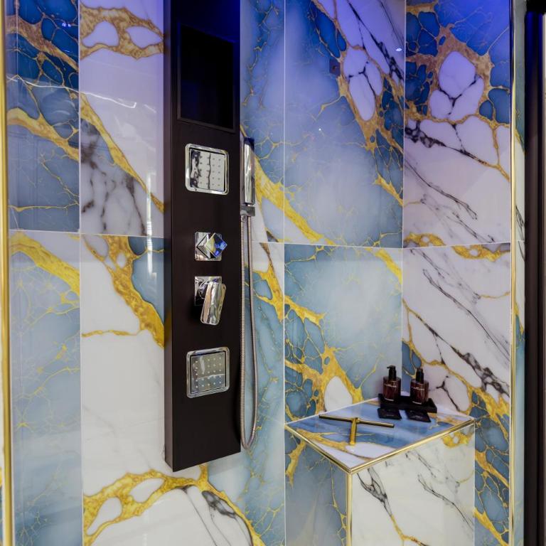 Dove Dormire a Napoli New Opening 2025 - Queen Room with Spa Bath - 13