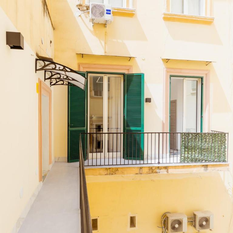 Dove Dormire a Napoli New Opening 2025 - King Room with Spa Bath - 12