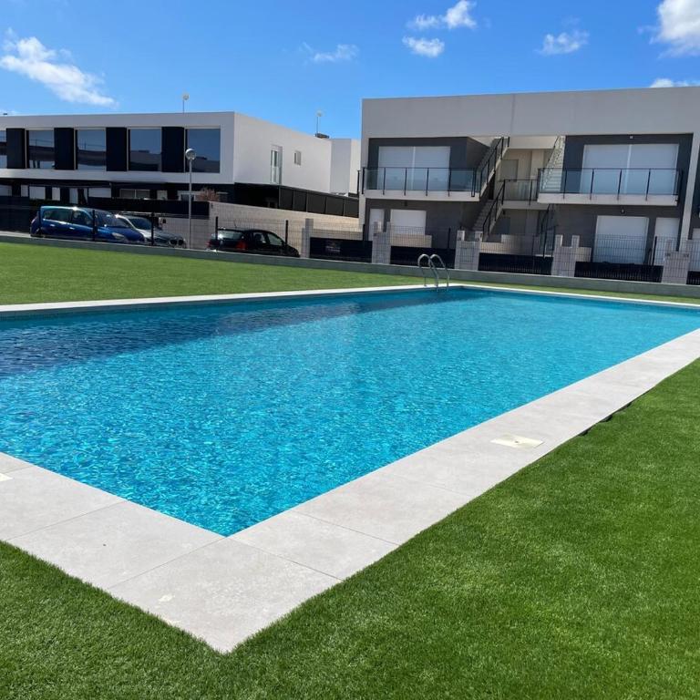 Gran Azul - Apartamento familiar a 5 minutos de la playa con una gran piscina - Three-Bedroom House - 13